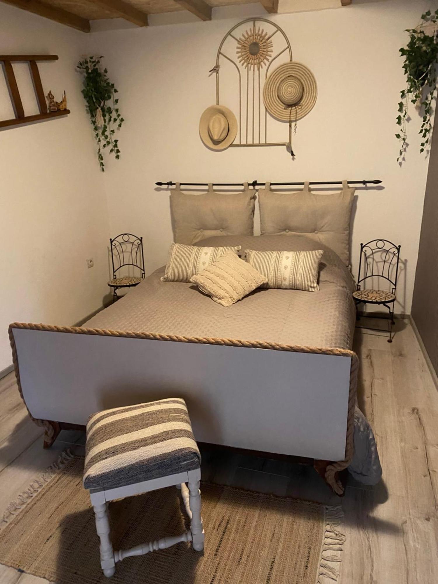 Maison De Village 5 Vacanciers Chez Nene Et Bibi Roquemaure  Extérieur photo